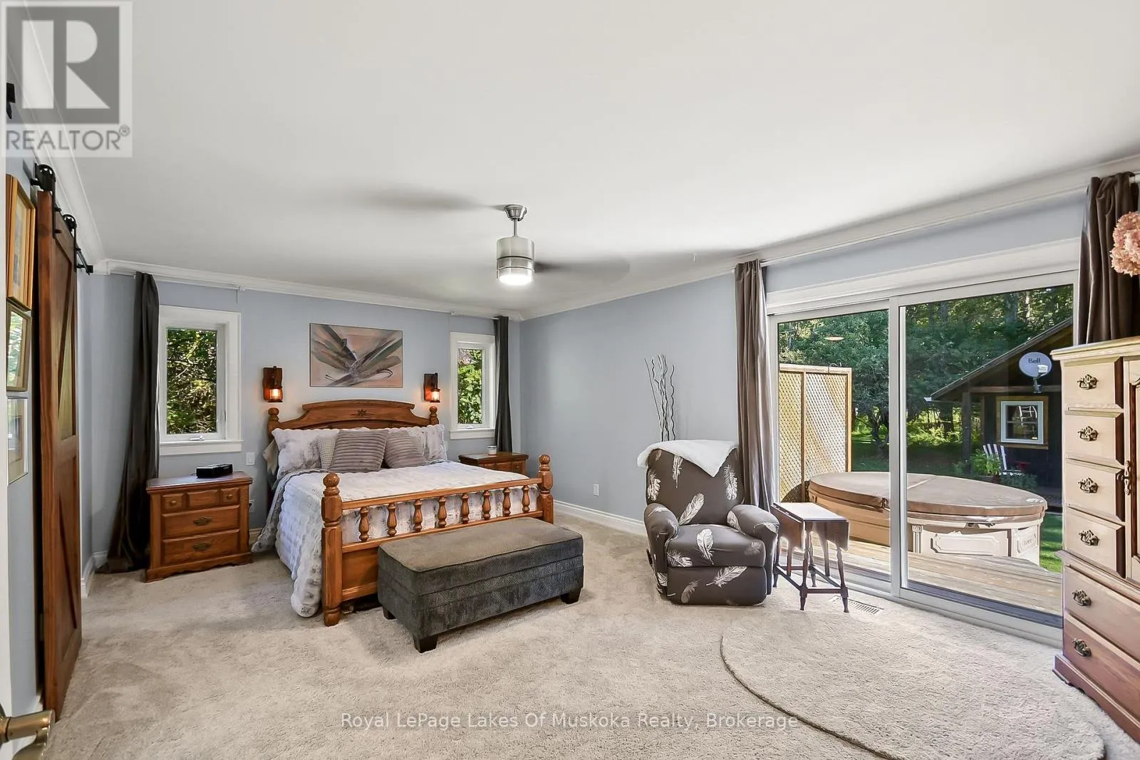2 LESLIE DRIVE W