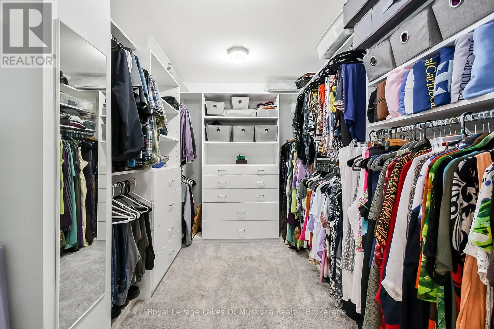 2 LESLIE DRIVE W
