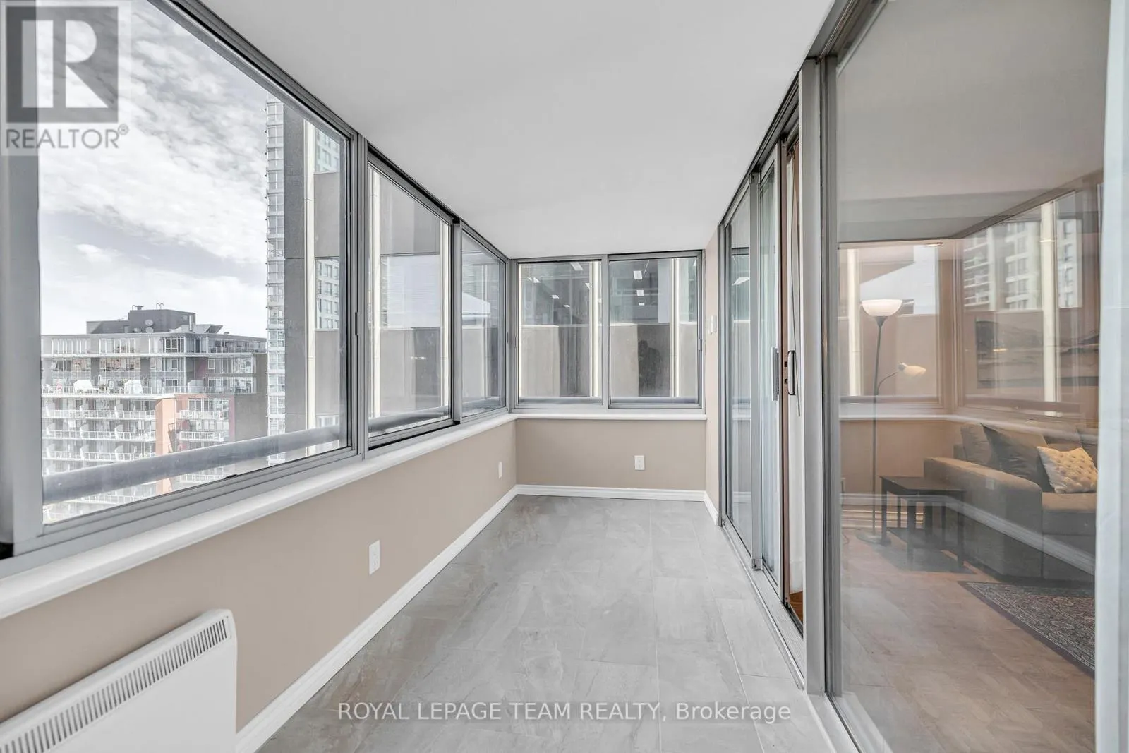 905 - 160 GEORGE STREET