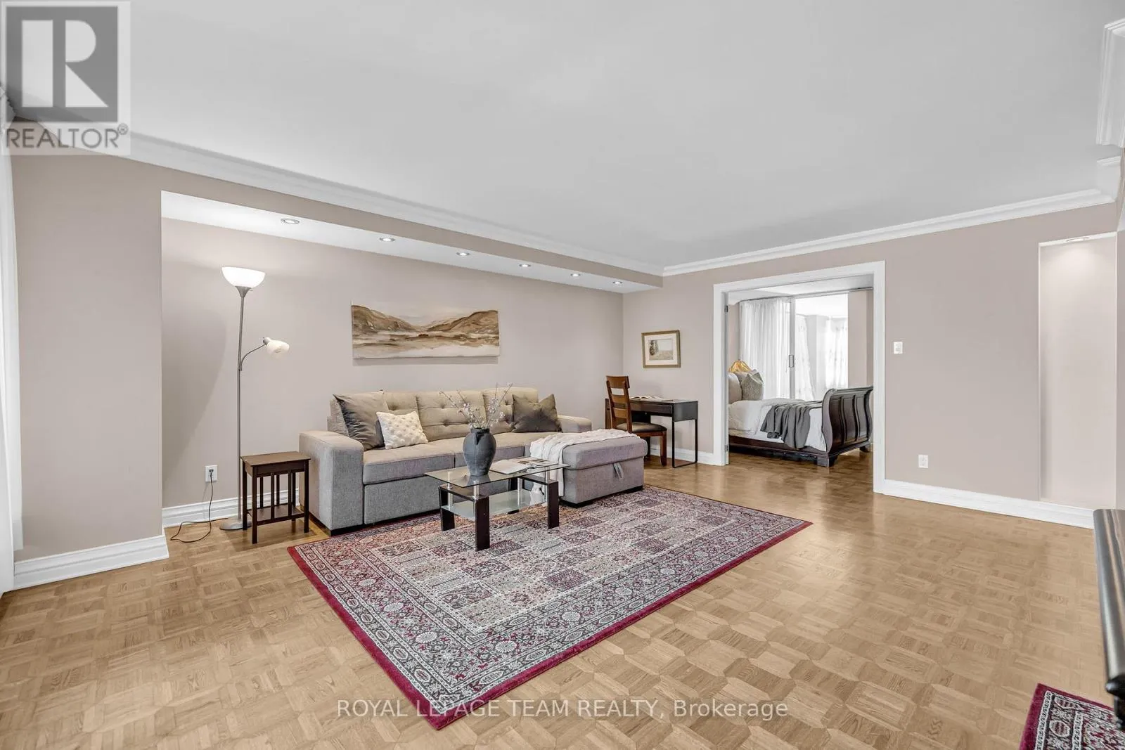 905 - 160 GEORGE STREET