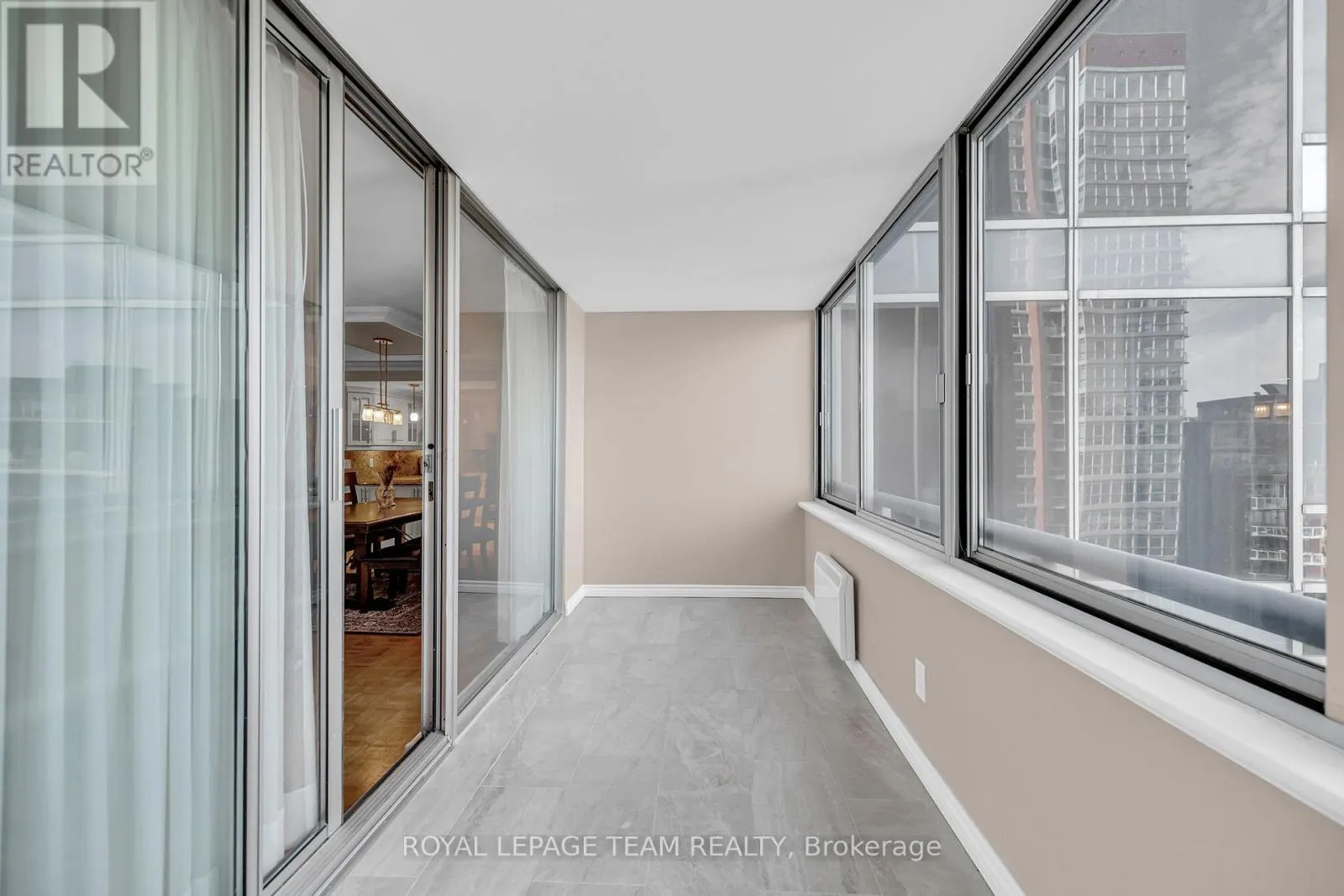 905 - 160 GEORGE STREET