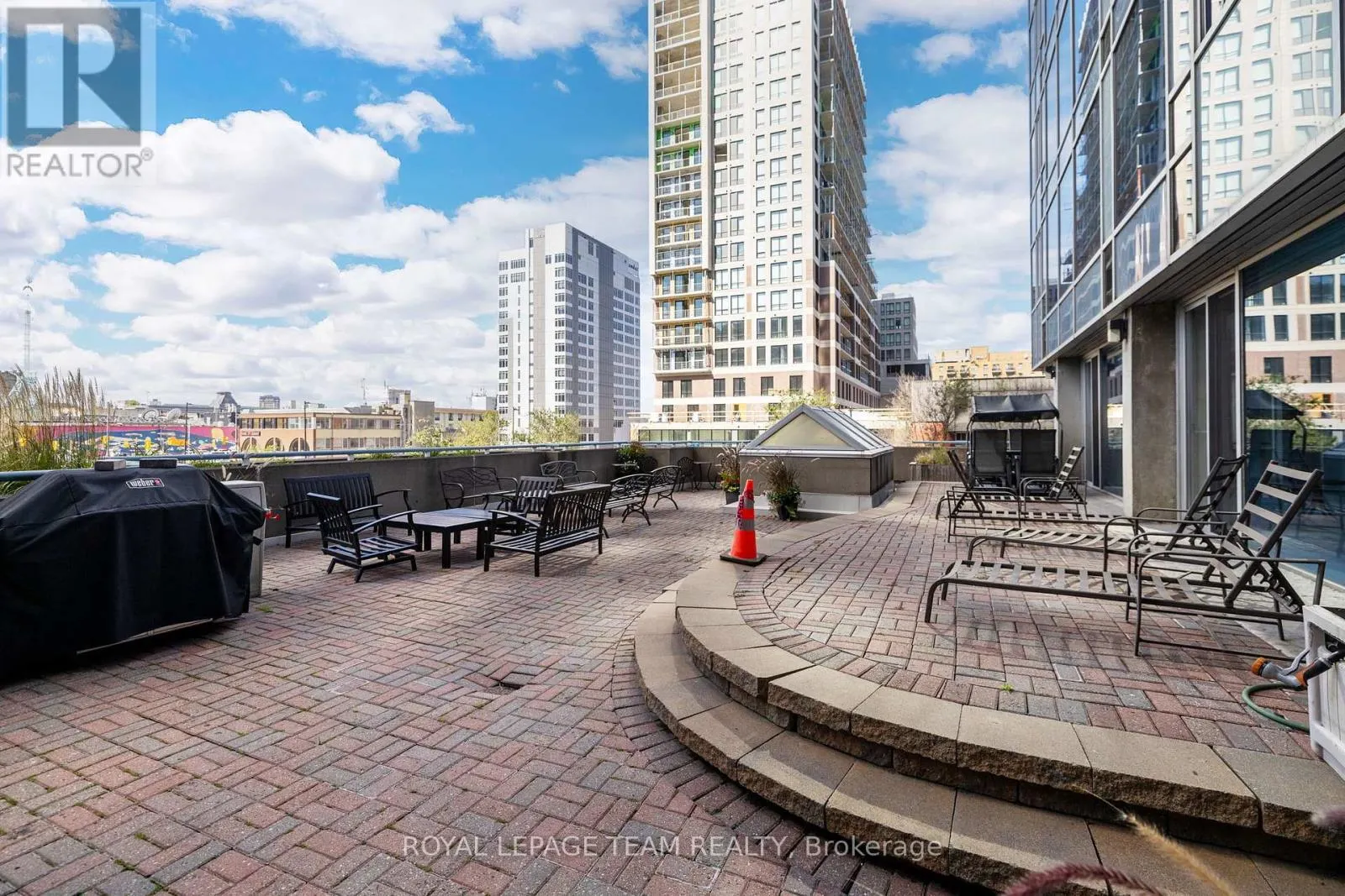 905 - 160 GEORGE STREET