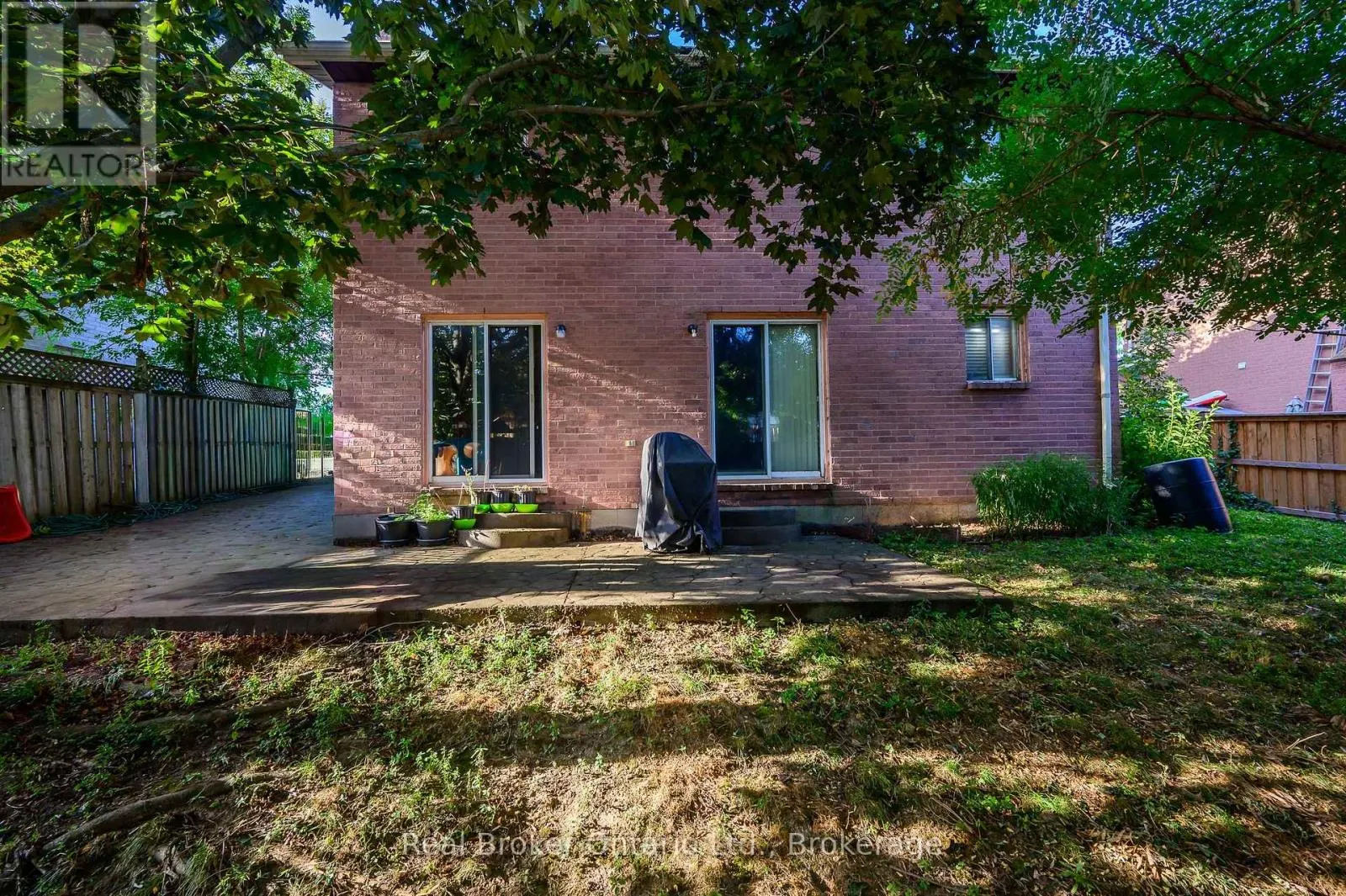 10 JEANETTE AVENUE