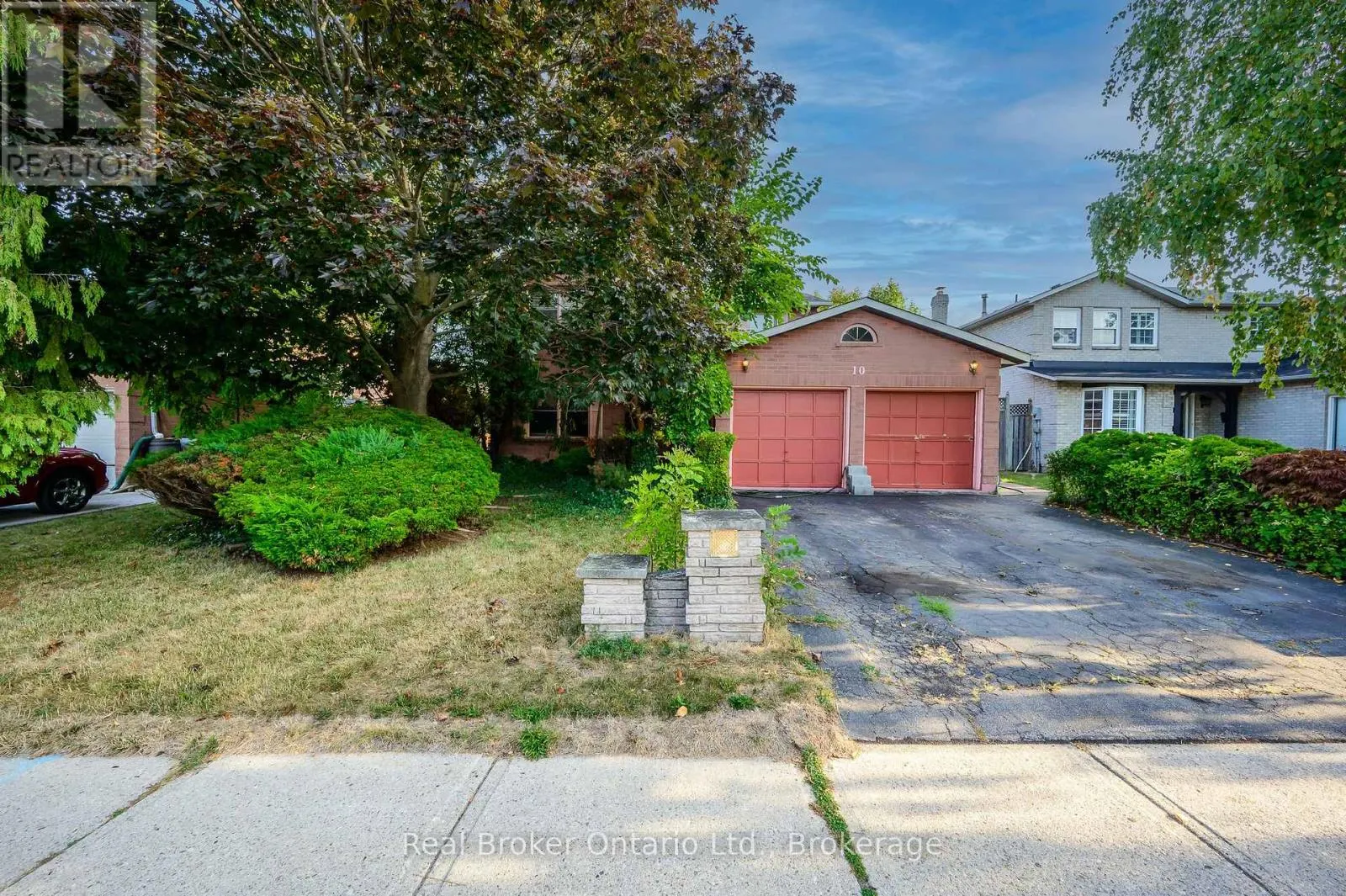 10 JEANETTE AVENUE