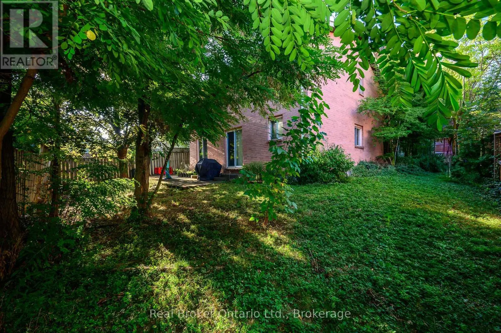 10 JEANETTE AVENUE