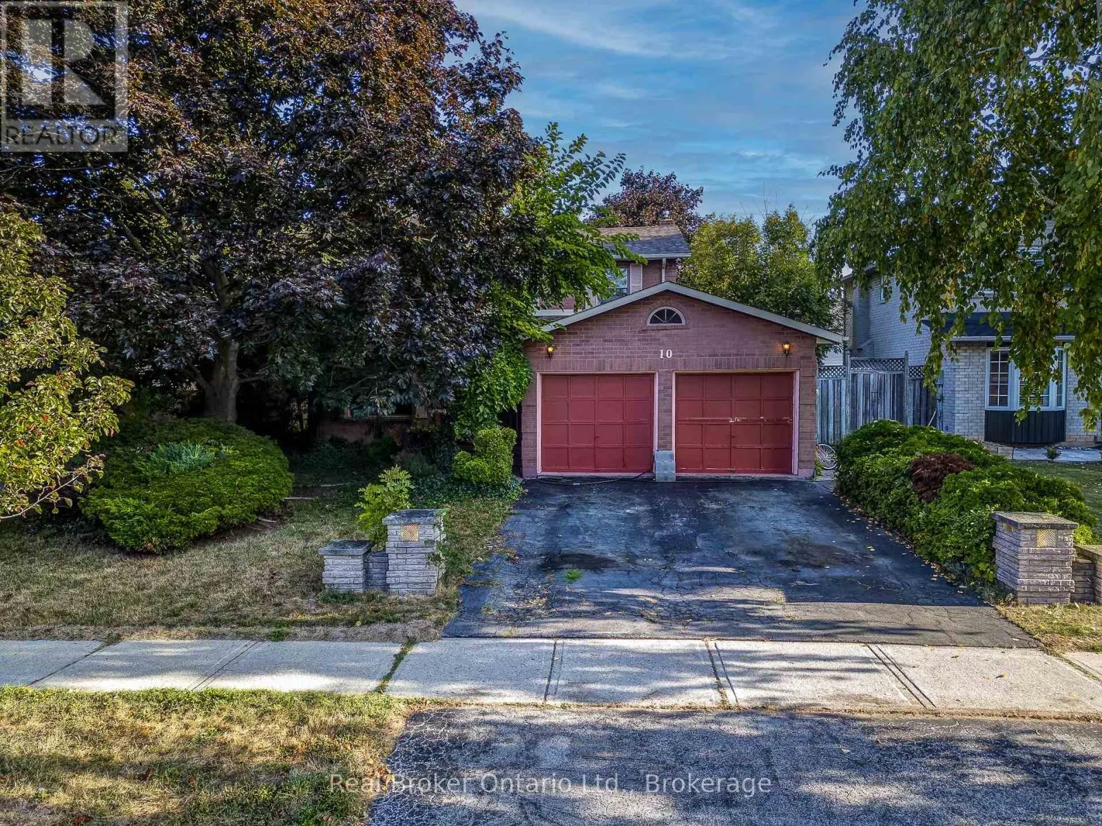 10 JEANETTE AVENUE