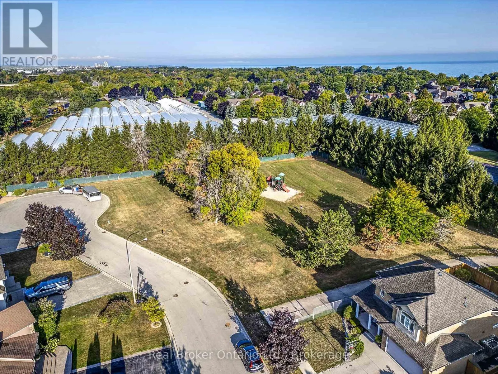10 JEANETTE AVENUE