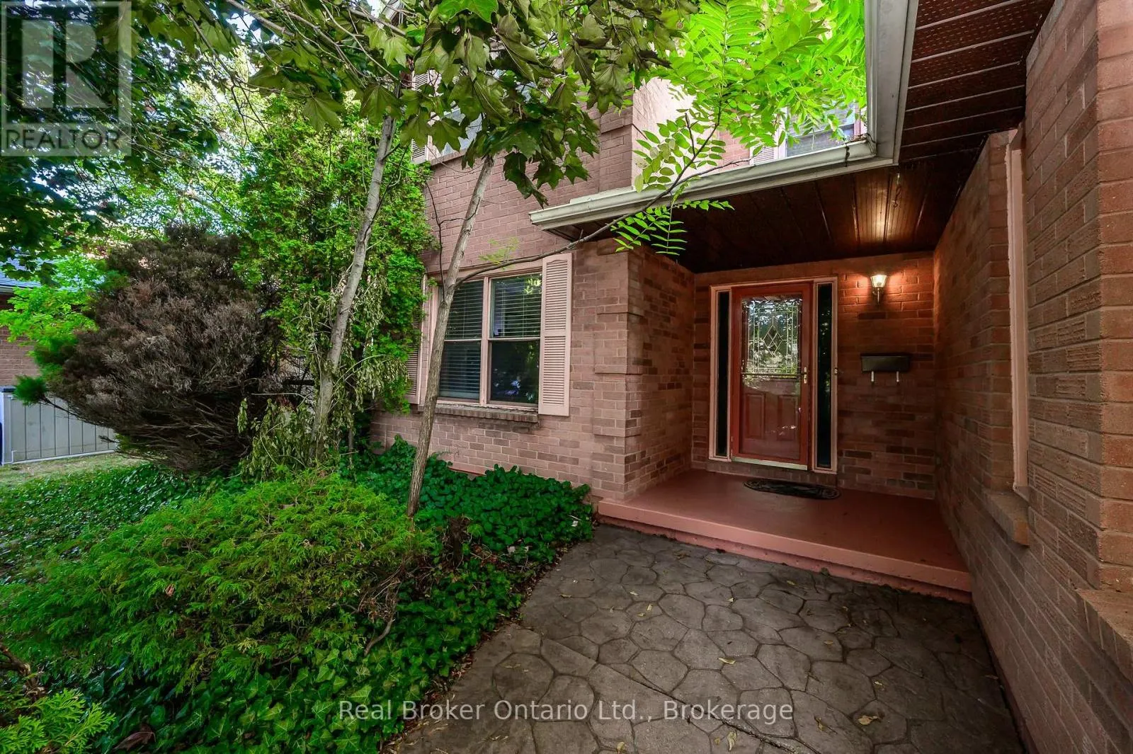 10 JEANETTE AVENUE