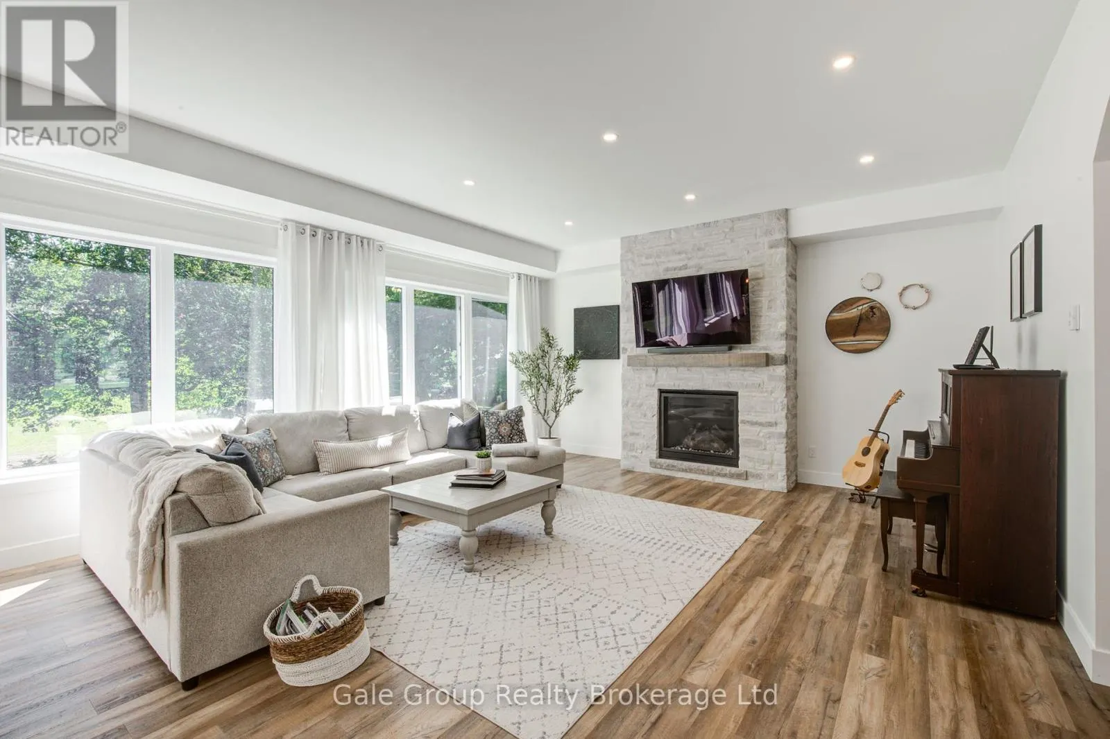 59 NORTH STREET W