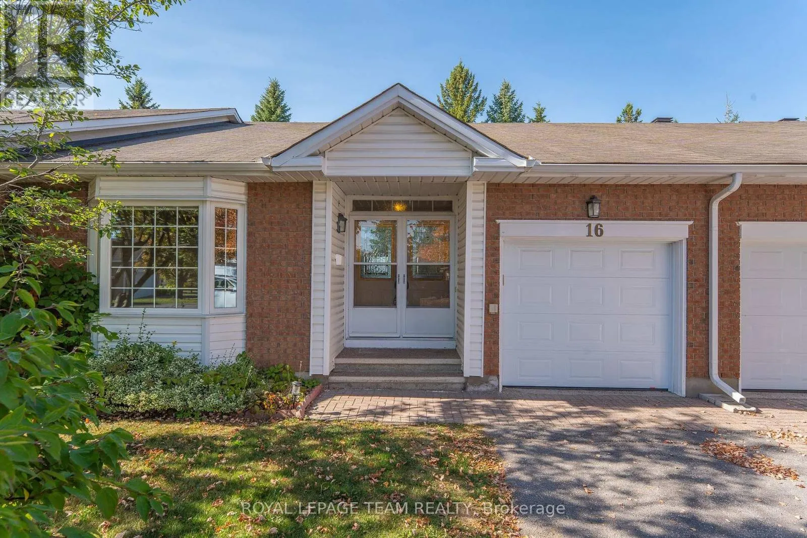 16 OYSTER BAY COURT