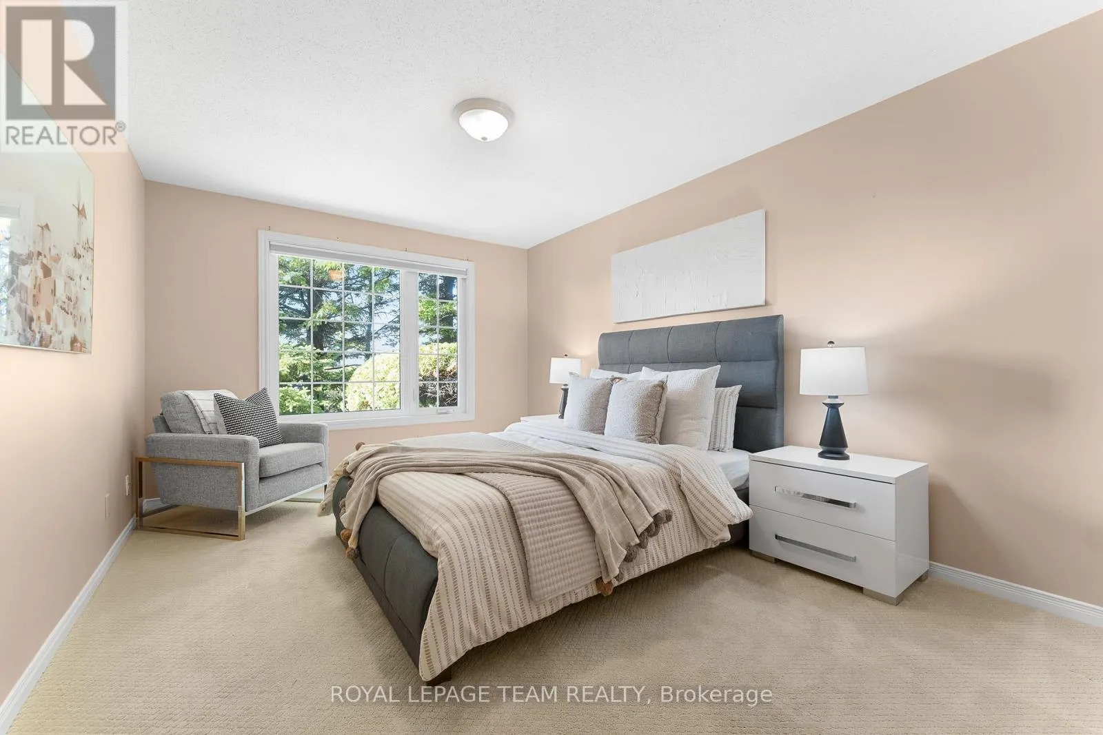 16 OYSTER BAY COURT