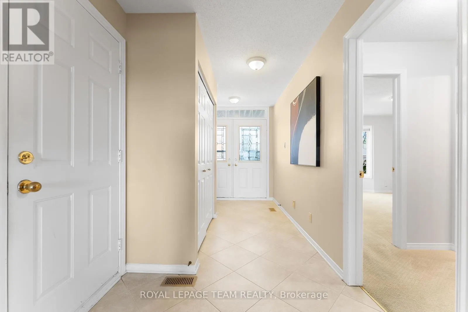 16 OYSTER BAY COURT