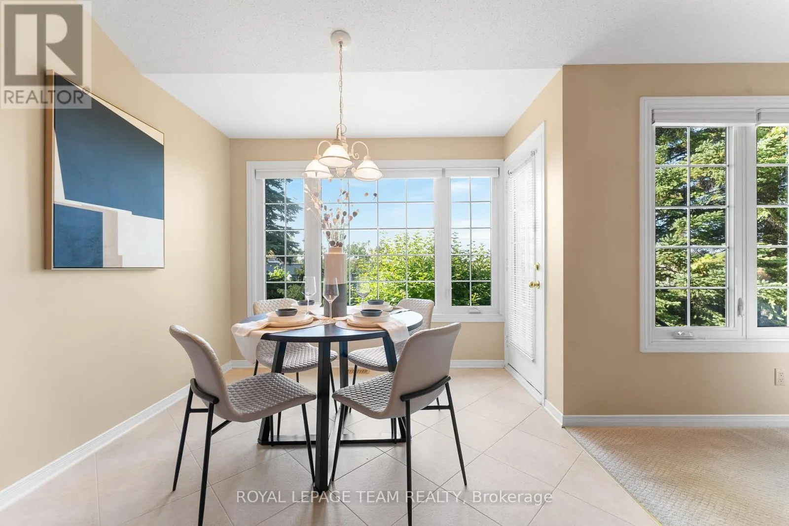 16 OYSTER BAY COURT