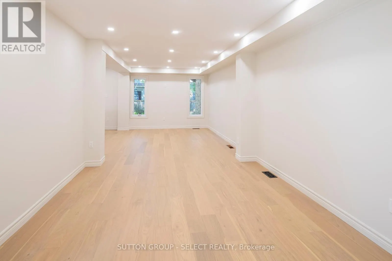 3 - 70 SUNNYSIDE DRIVE, #3