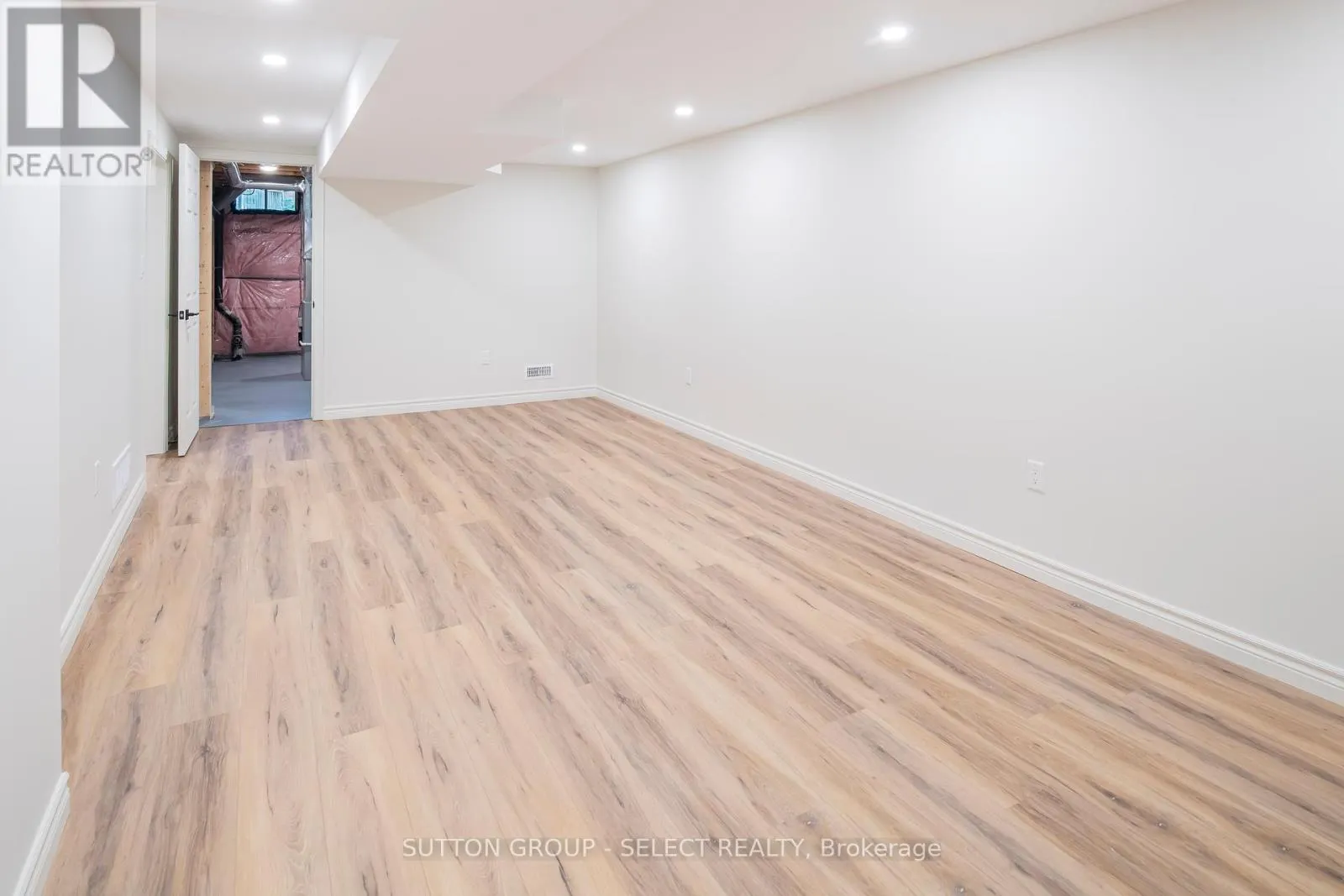 3 - 70 SUNNYSIDE DRIVE, #3