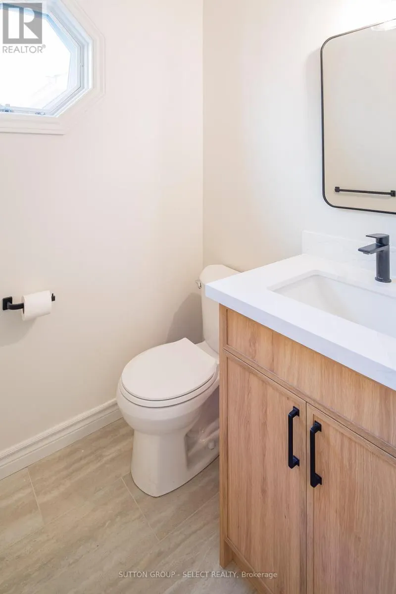 3 - 70 SUNNYSIDE DRIVE, #3