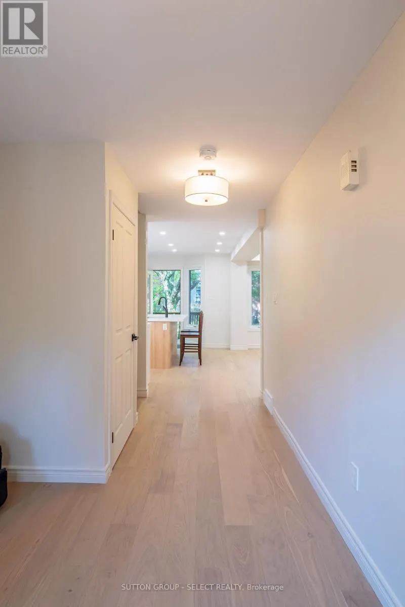 3 - 70 SUNNYSIDE DRIVE, #3