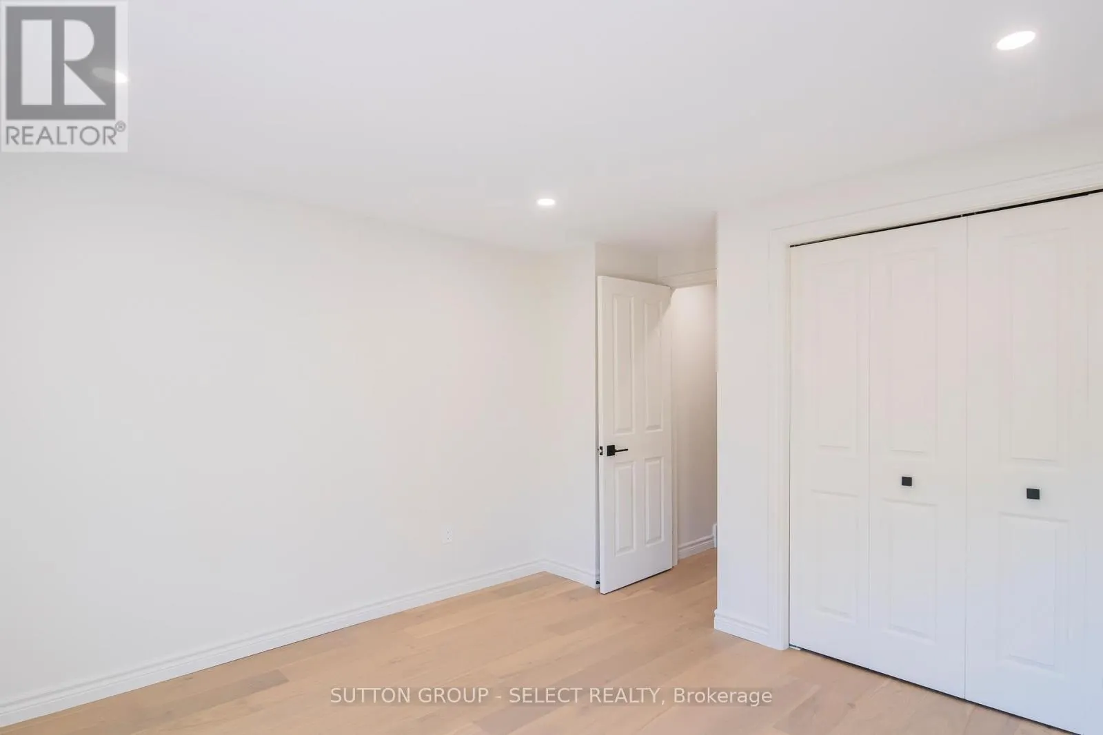 3 - 70 SUNNYSIDE DRIVE, #3