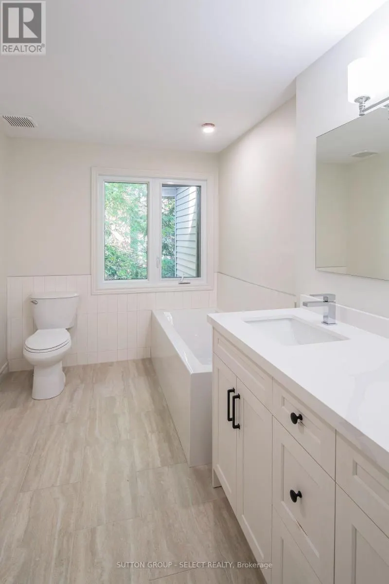 3 - 70 SUNNYSIDE DRIVE, #3