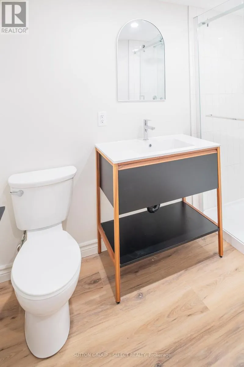 3 - 70 SUNNYSIDE DRIVE, #3