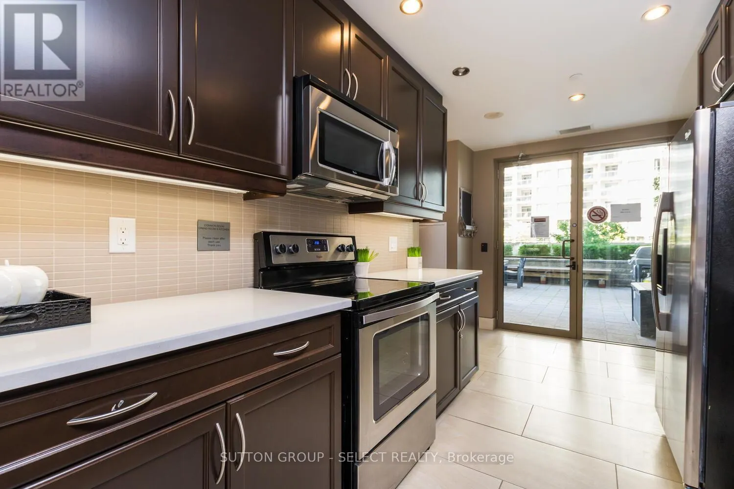 1110 - 330 RIDOUT STREET N, #1110