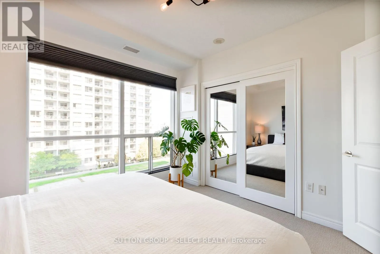 1110 - 330 RIDOUT STREET N, #1110