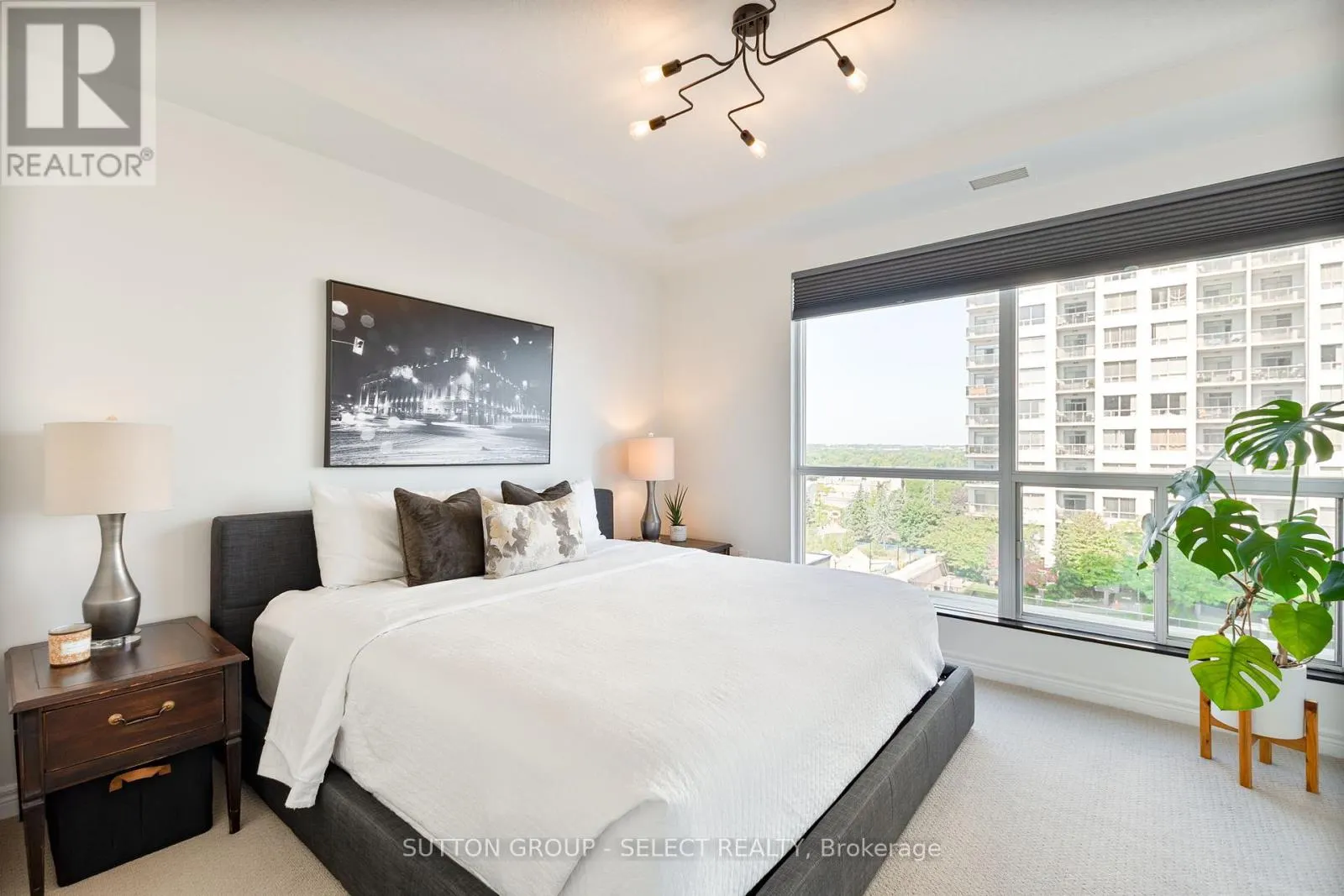1110 - 330 RIDOUT STREET N, #1110