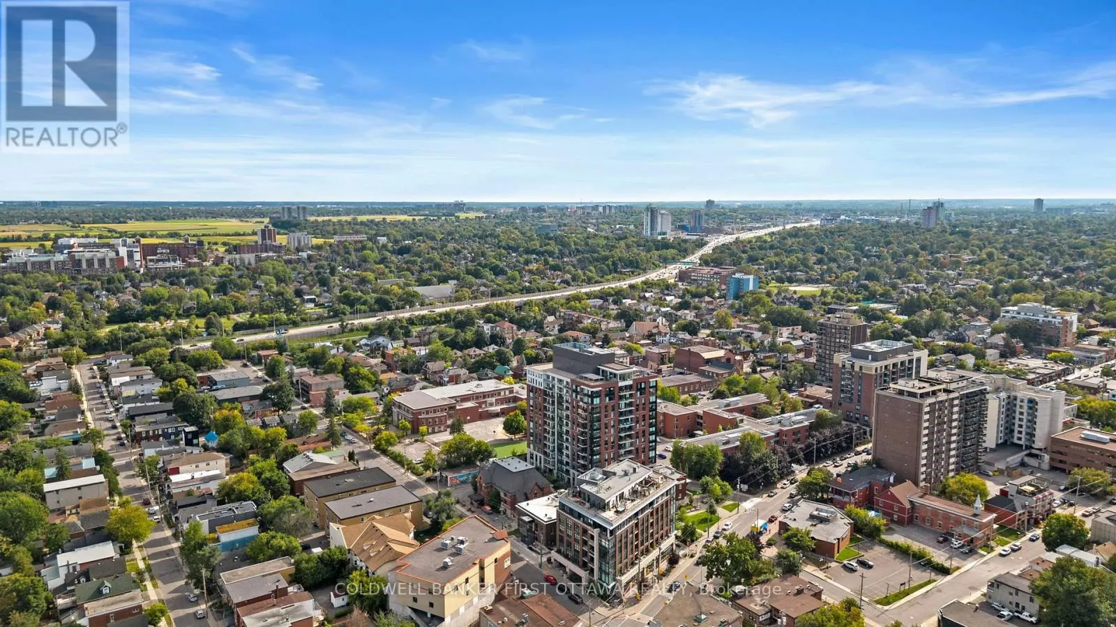 303 - 10 ROSEMOUNT AVENUE