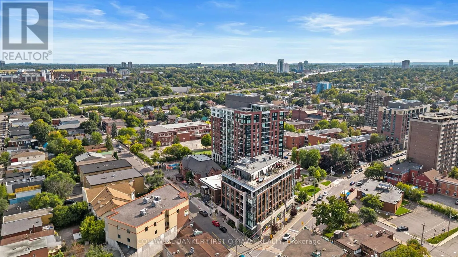 303 - 10 ROSEMOUNT AVENUE