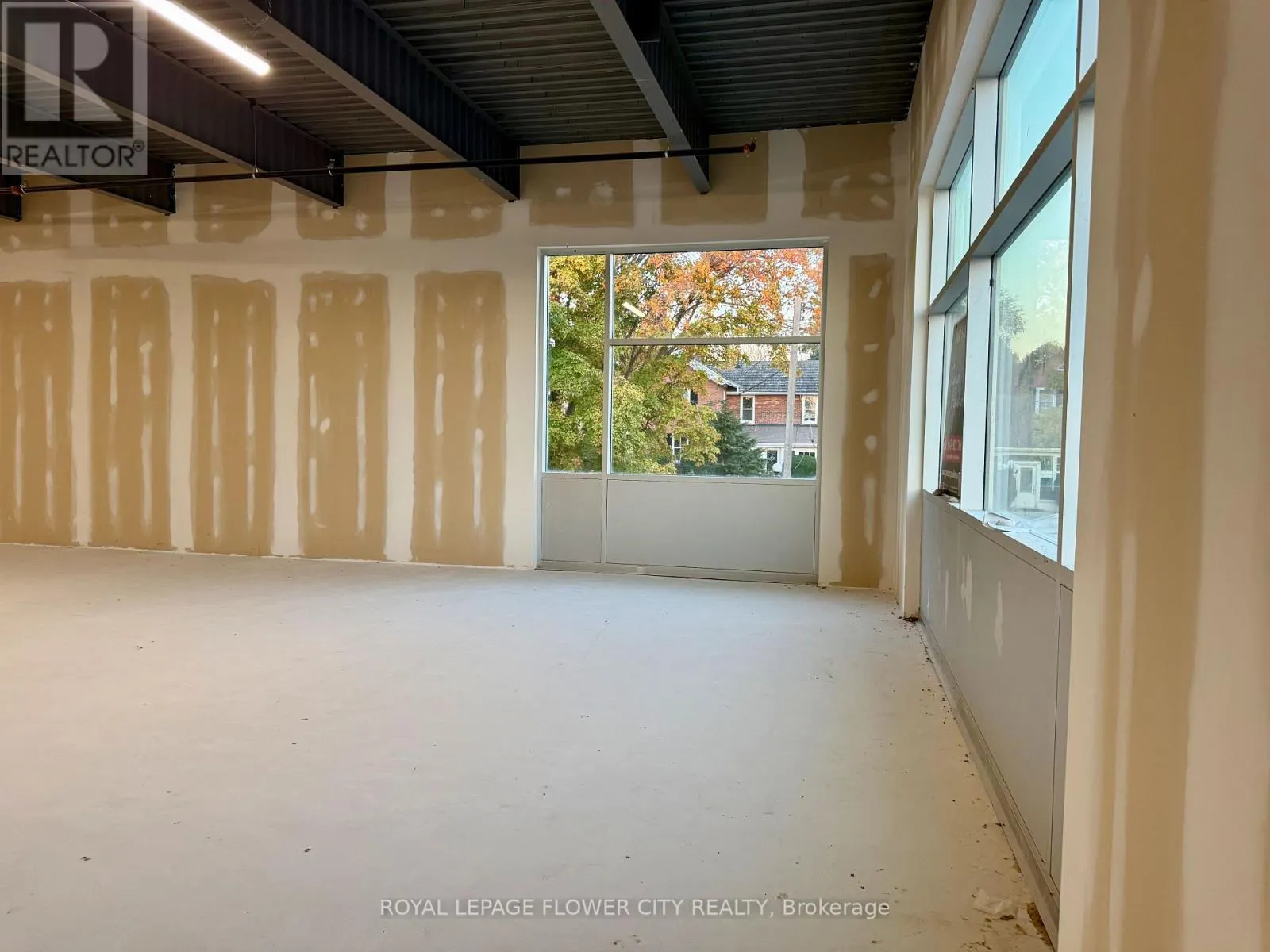 207 - 1038 GARNER ROAD W