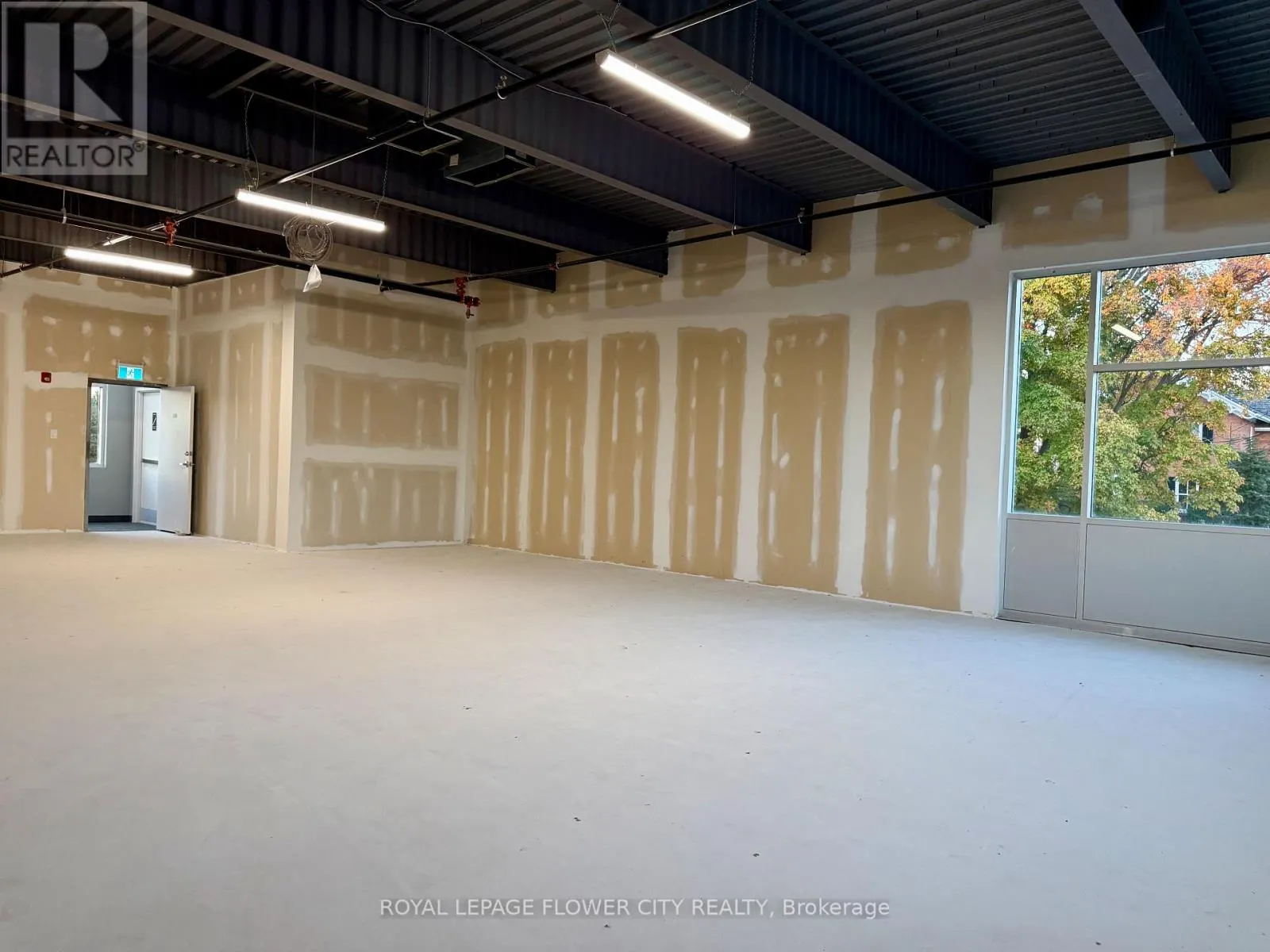 207 - 1038 GARNER ROAD W