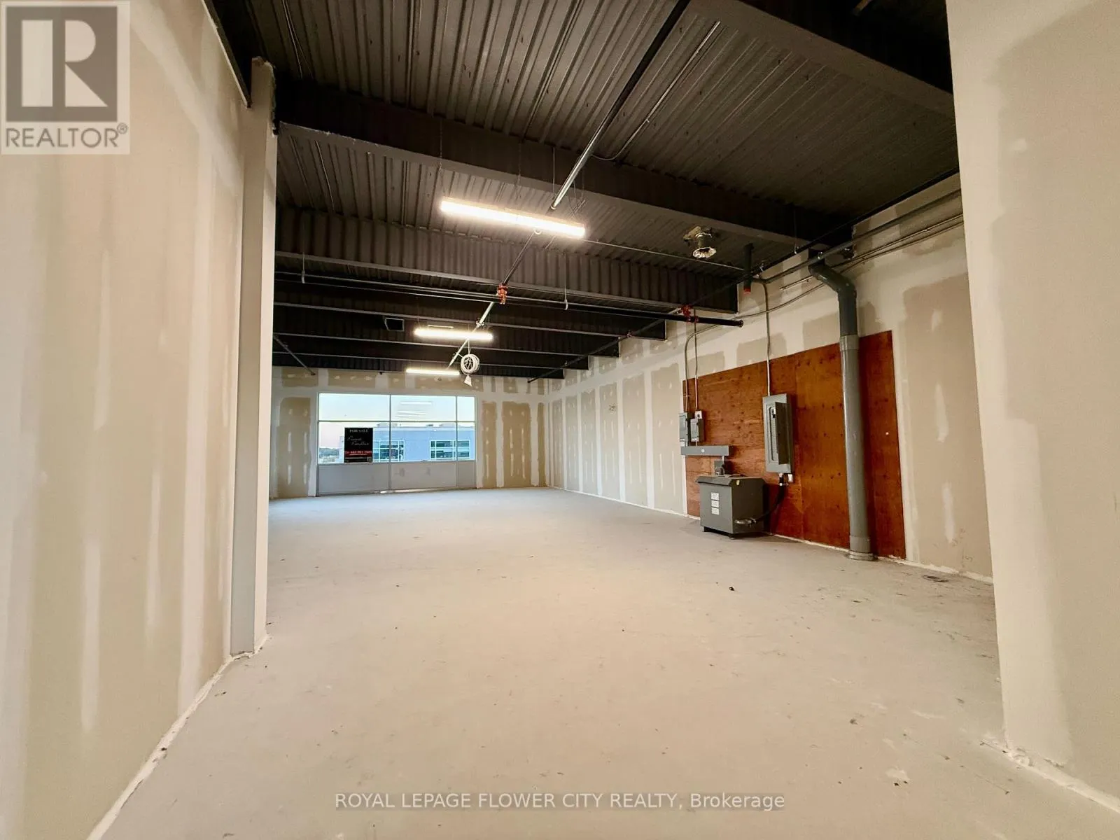 207 - 1038 GARNER ROAD W