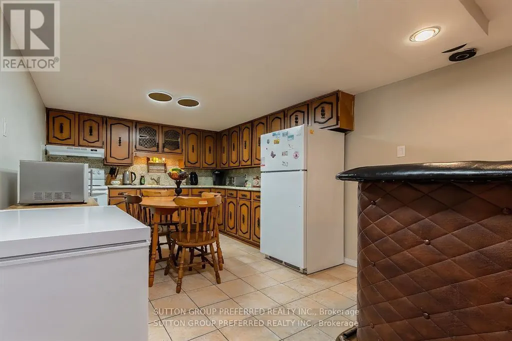 378 HUDSON DRIVE