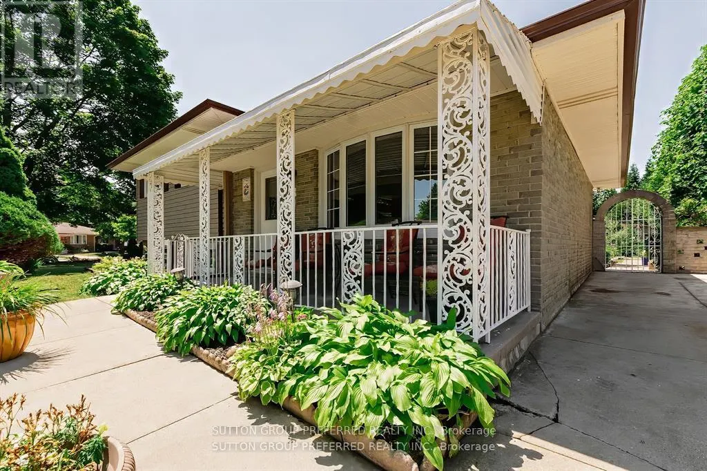 378 HUDSON DRIVE
