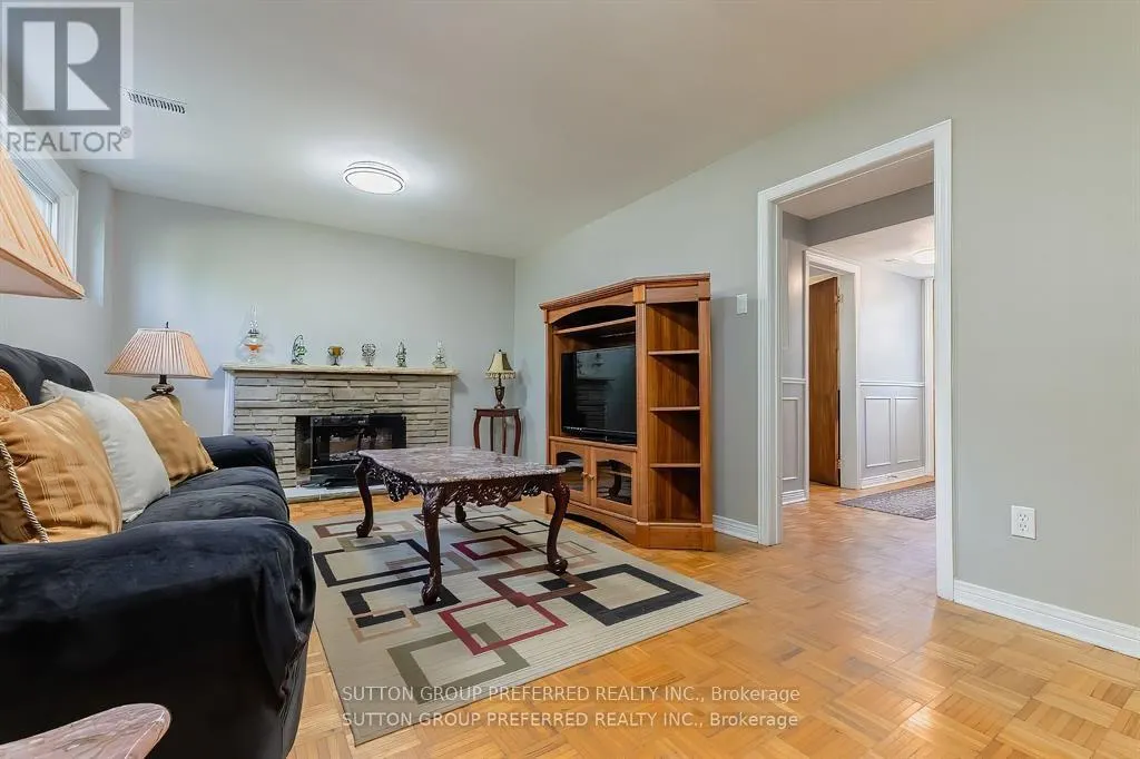 378 HUDSON DRIVE