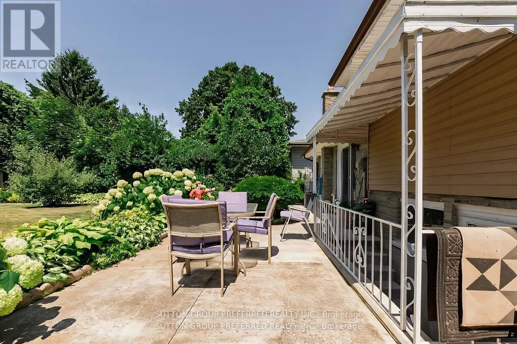 378 HUDSON DRIVE