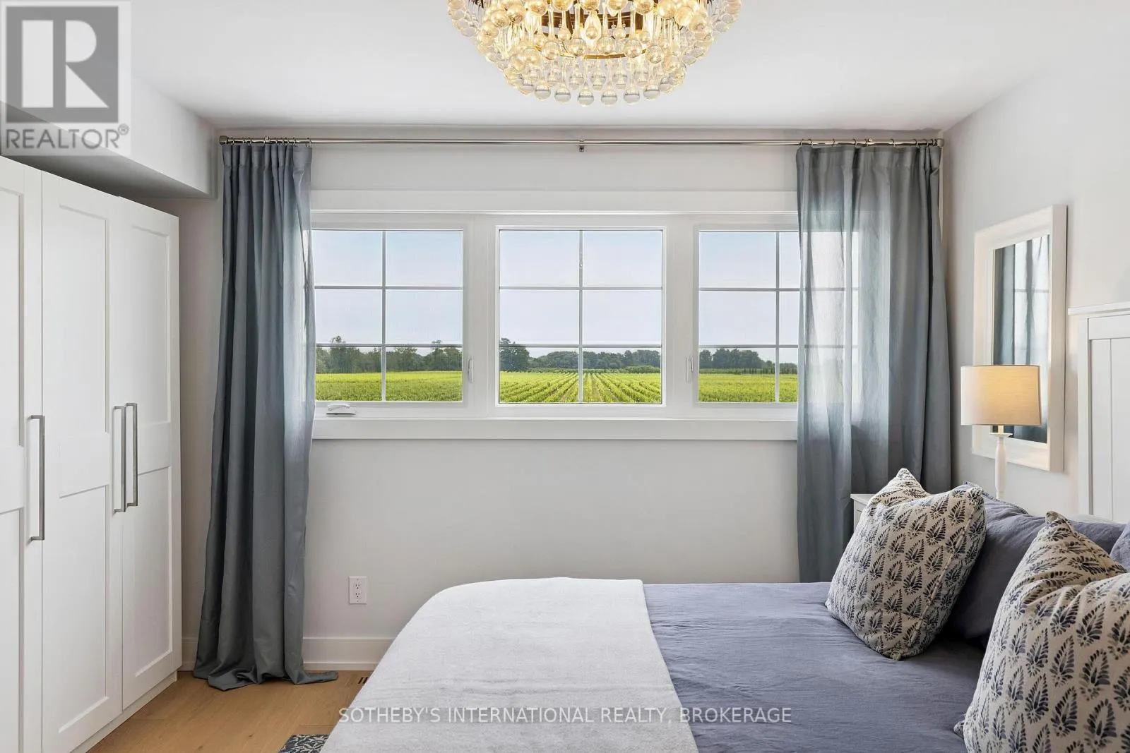 1219 LAKESHORE ROAD