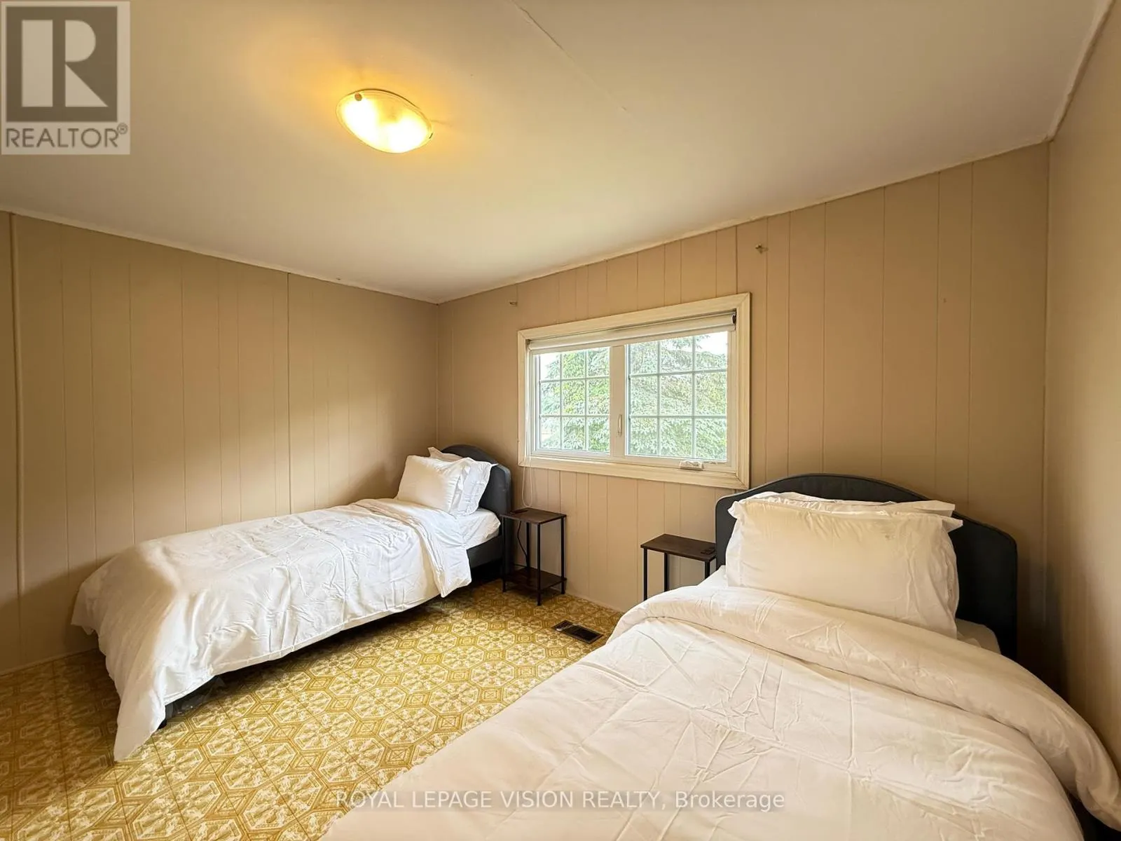 1304 HUNT CLUB ROAD