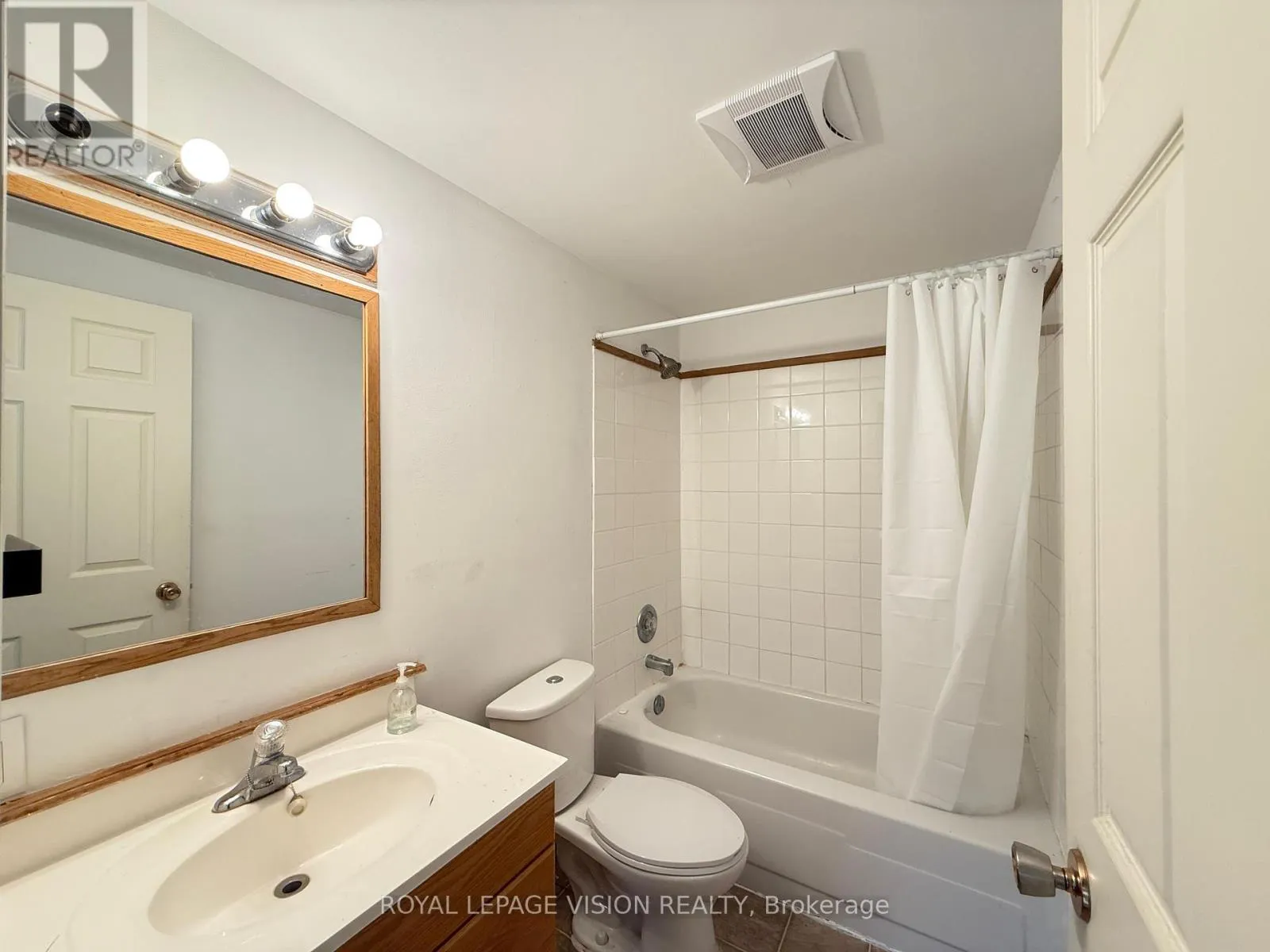 1304 HUNT CLUB ROAD