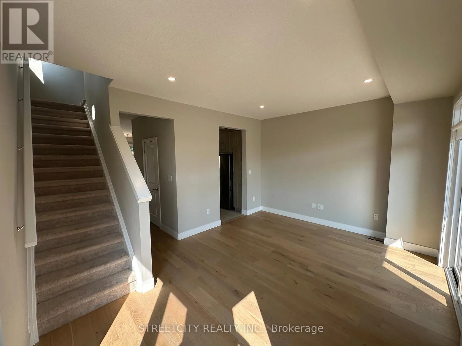 29 - 177 EDGEVALLEY ROAD, #29