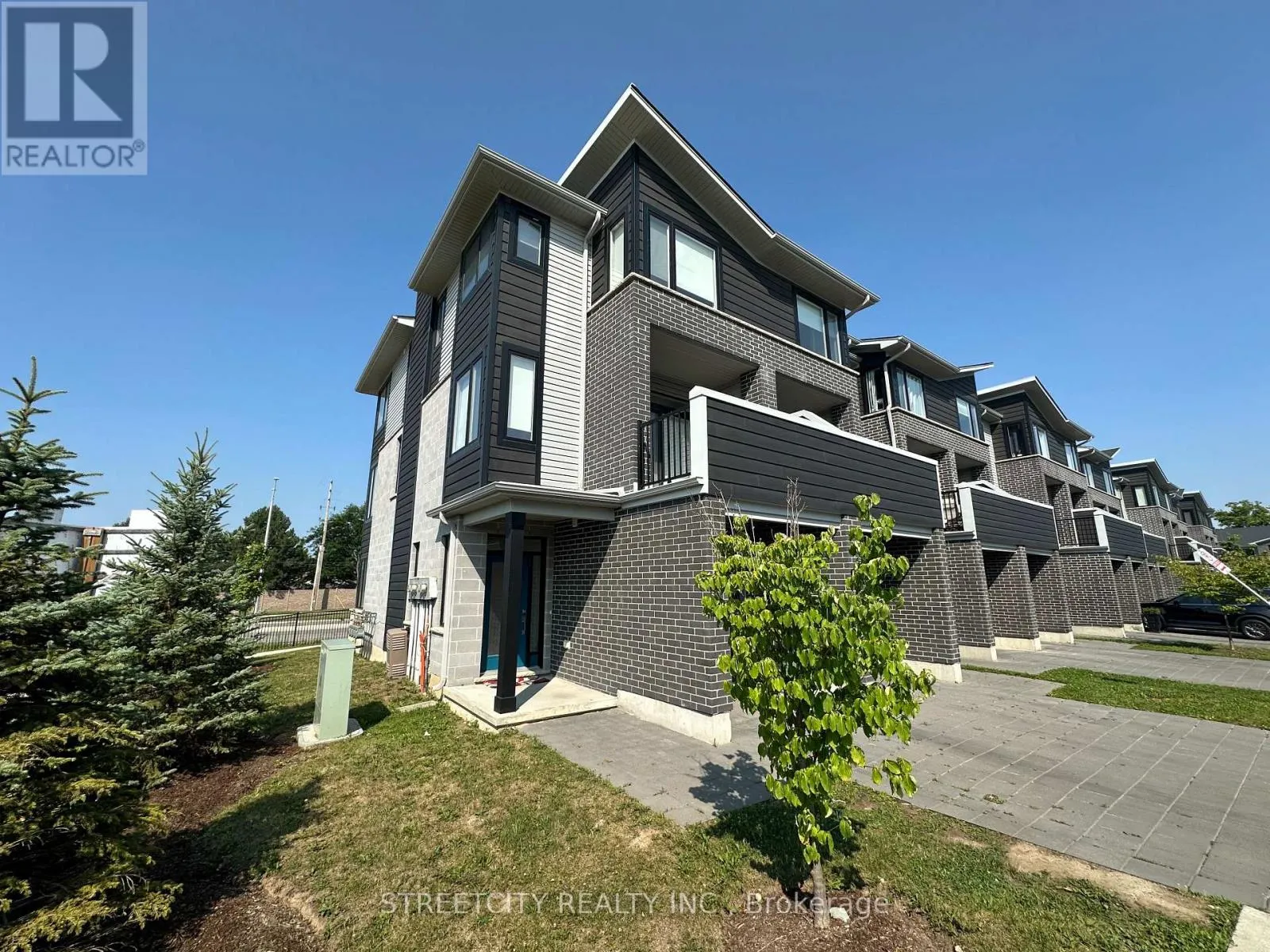 29 - 177 EDGEVALLEY ROAD, #29