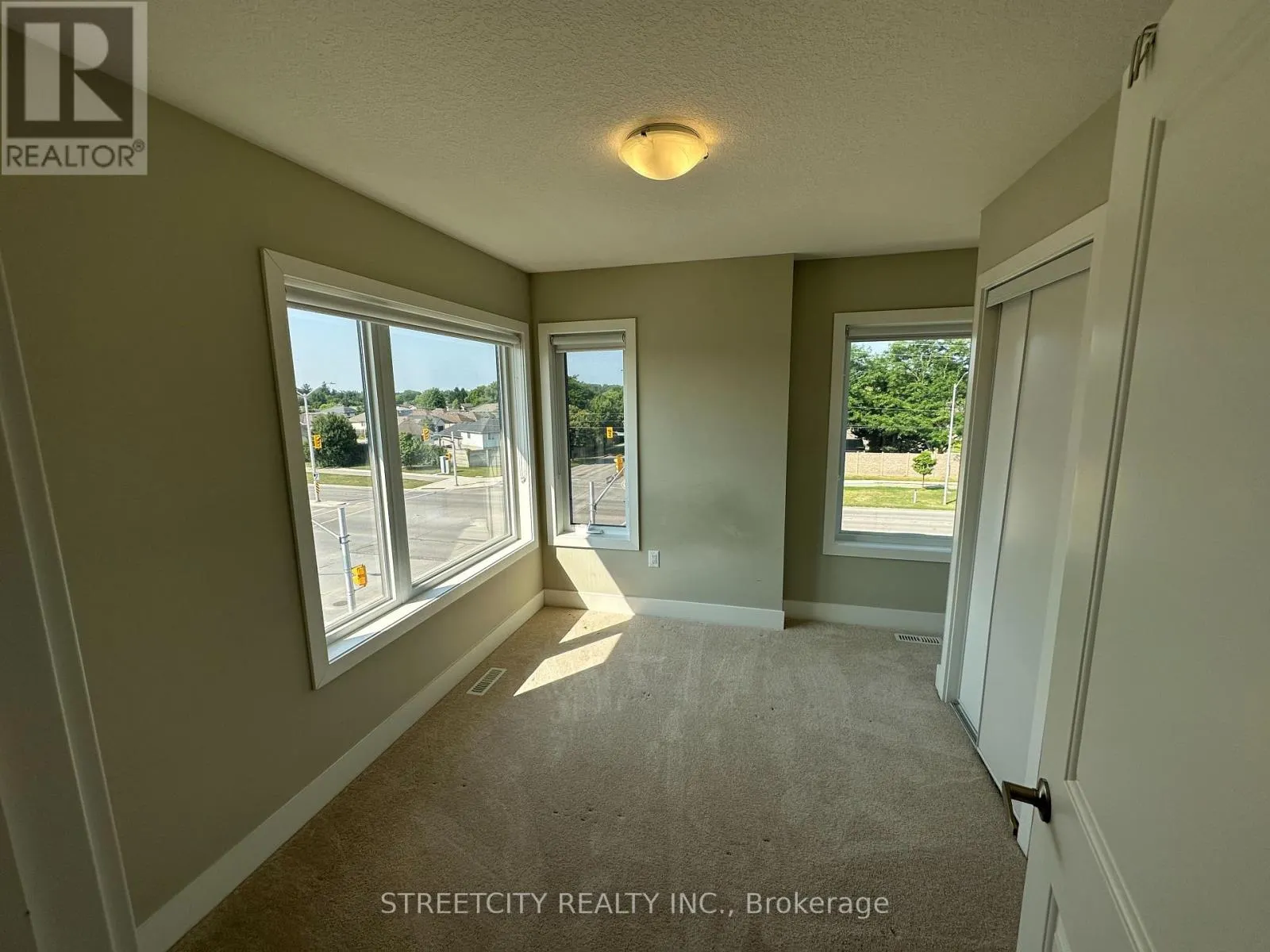 29 - 177 EDGEVALLEY ROAD, #29