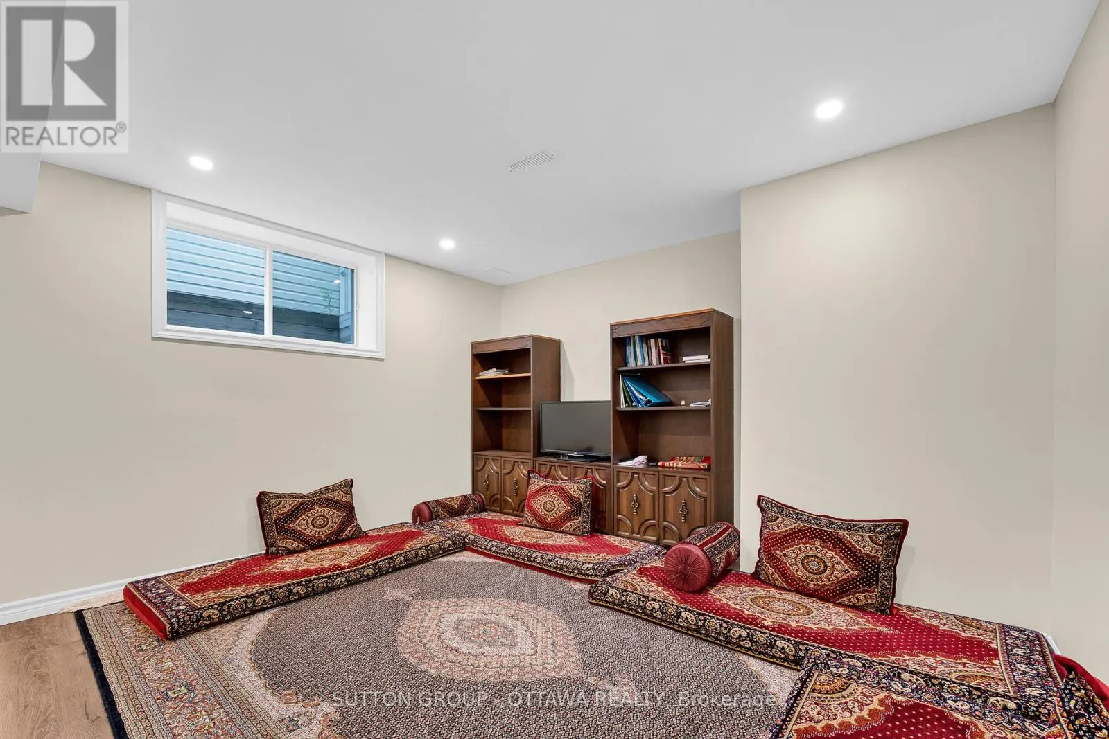 354 HAILEYBURY STREET