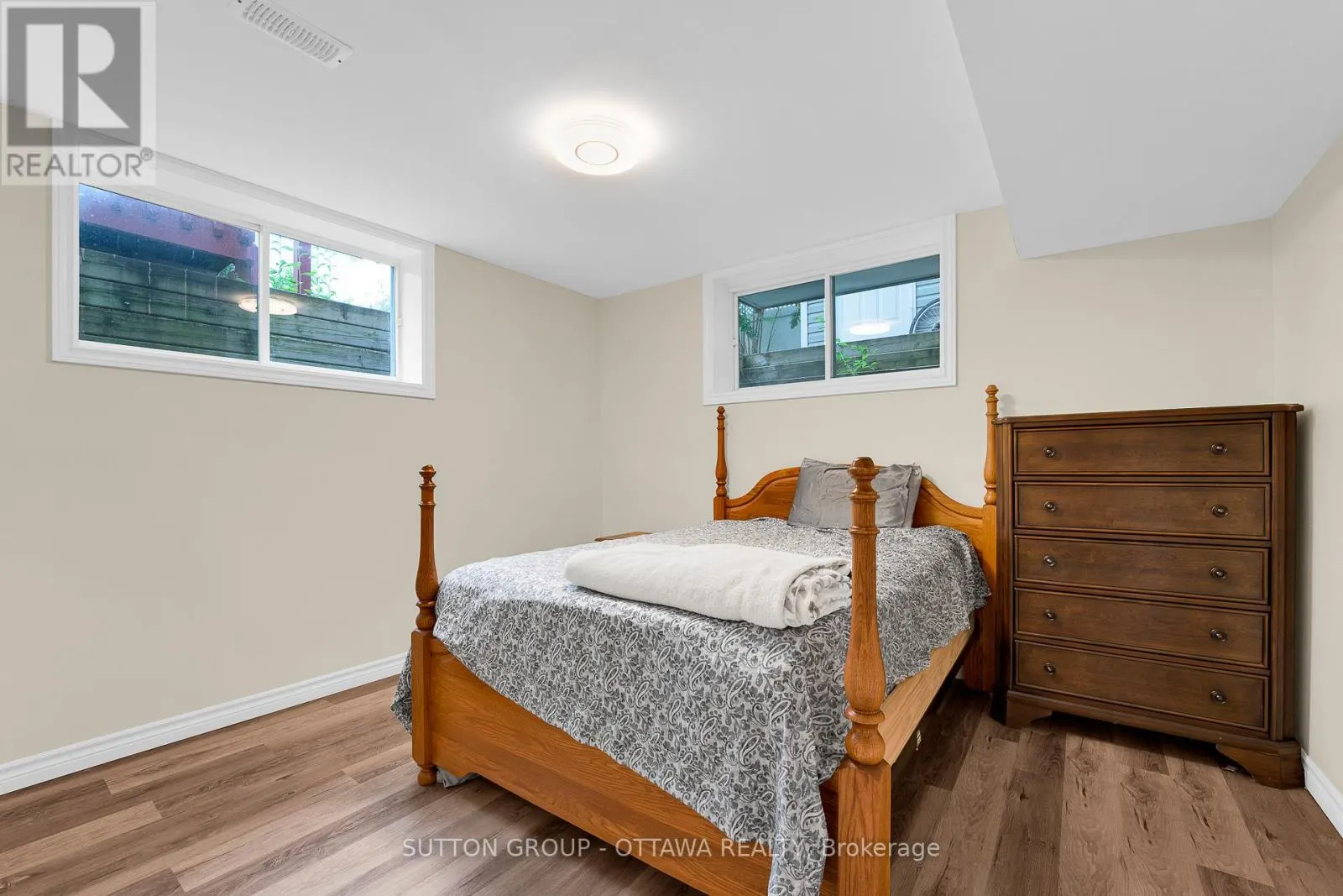 354 HAILEYBURY STREET