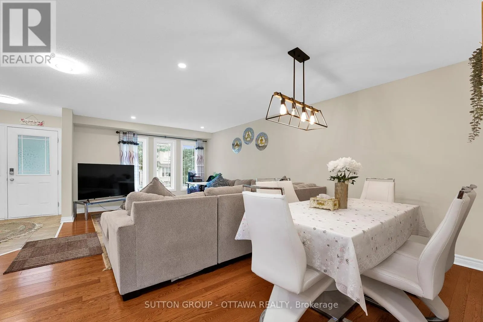 354 HAILEYBURY STREET