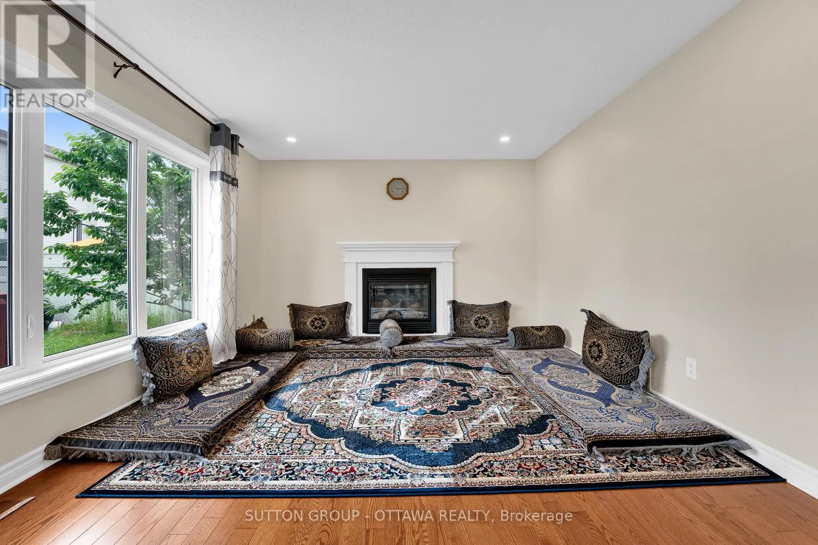 354 HAILEYBURY STREET