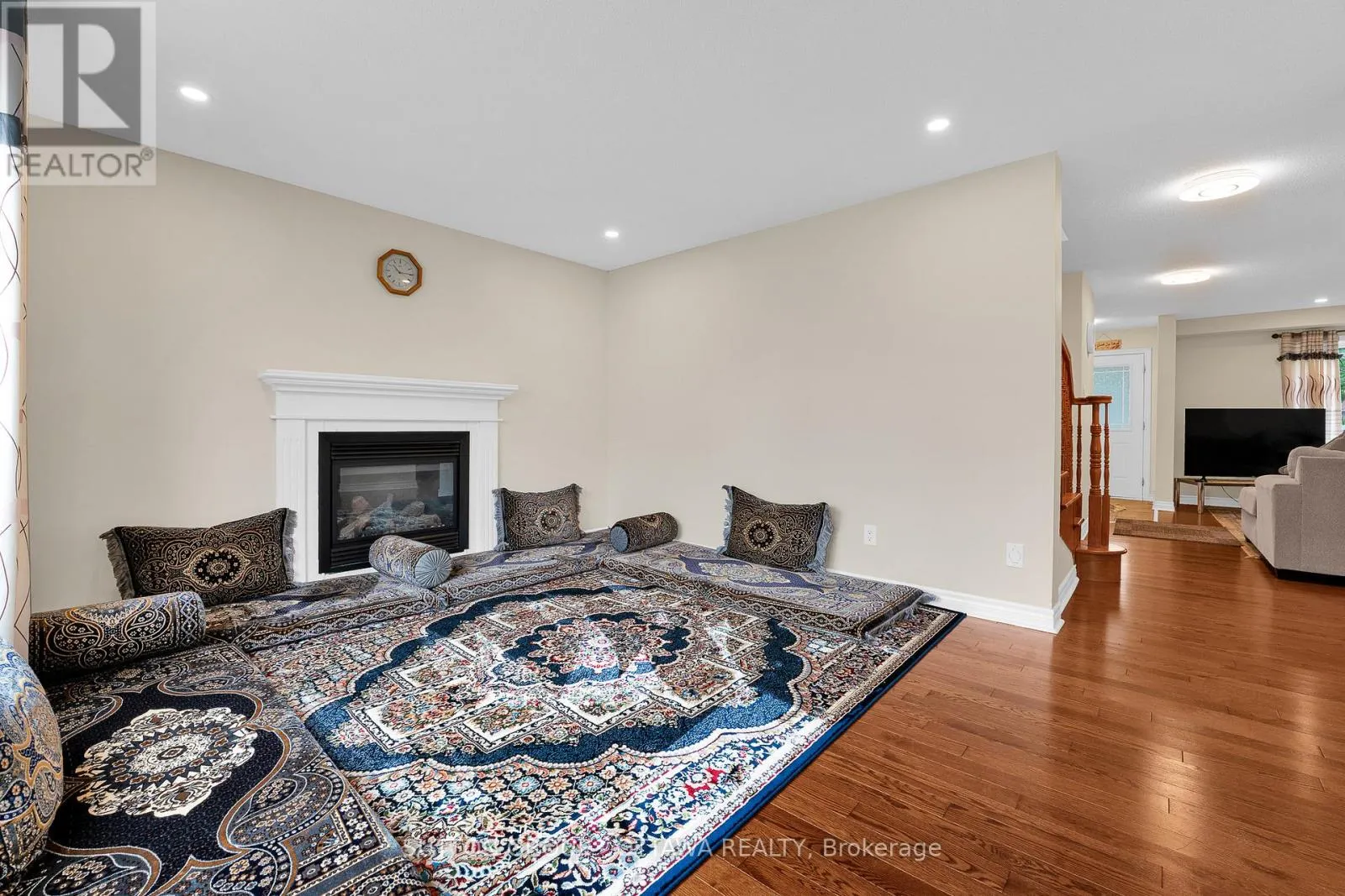 354 HAILEYBURY STREET