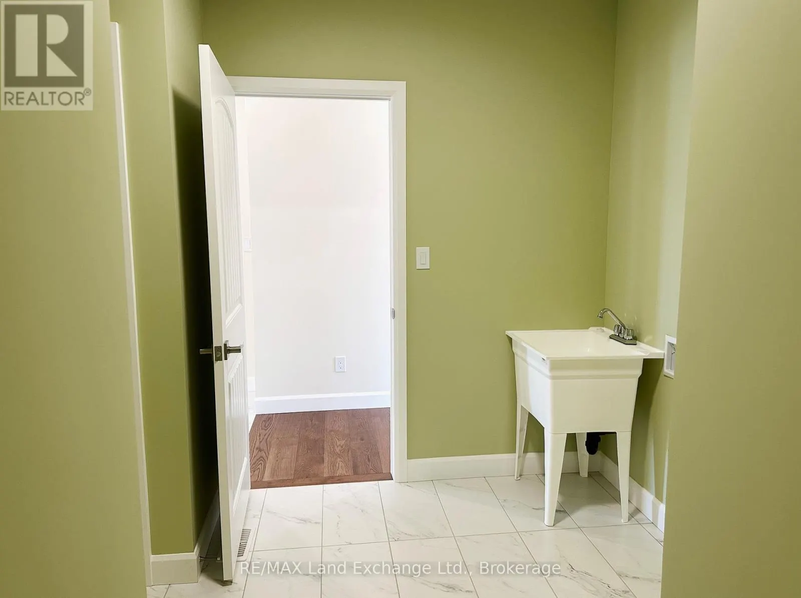 361 MCLEAN CRESCENT