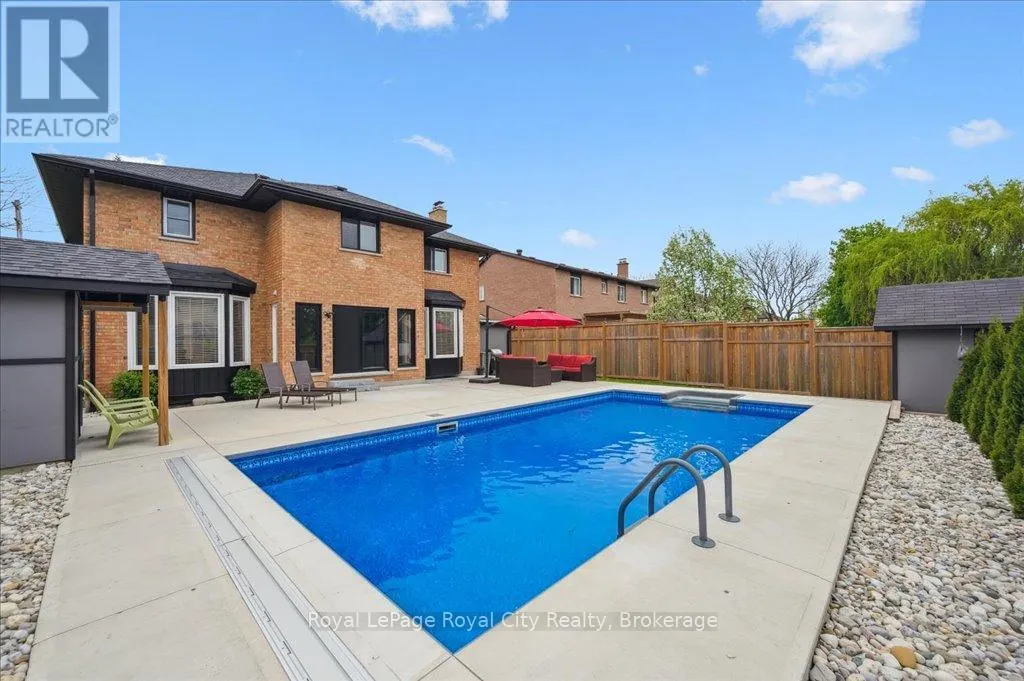 9 KORTRIGHT ROAD E