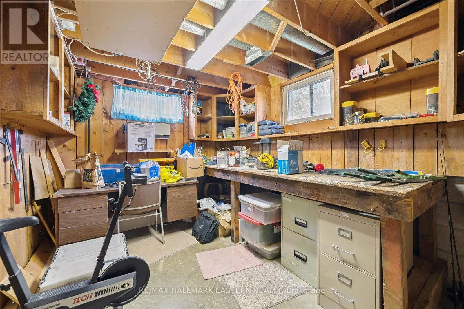 33 SPRINGBROOK DRIVE